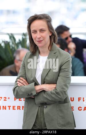 (190520) -- CANNES, May 20, 2019 (Xinhua) -- Director Celine Sciamma poses during a photocall for the film Portrait de la jeune fille en feu at the 72nd Cannes Film Festival in Cannes, France, May 20, 2019. French director Celine Sciamma s film Portrait de la jeune fille en feu will compete for the Palme d Or at the 72nd Cannes Film Festival. (Xinhua/Zhang Cheng) FRANCE-CANNES-FILM FESTIVAL PUBLICATIONxNOTxINxCHN Stock Photo