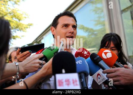 (190526) -- MADRID, May 26, 2019 (Xinhua) -- Albert Rivera, leader of the center-right Ciudadanos party, speaks to media after voting at a polling station in Madrid, Spain, May 26, 2019. The European Parliament (EU) elections started in Spain on Sunday. (Xinhua/Guo Qiuda) SPAIN-MADRID-EUROPEAN PARLIAMENT-ELECTION PUBLICATIONxNOTxINxCHN Stock Photo