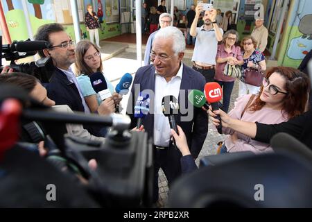 (190526) -- LISBON, May 26, 2019 -- Portugal s Prime Minister Antonio Costa speaks to media after voting at a polling station in Lisbon, Portugal, May 26, 2019. The European Parliament (EU) elections started in Portugal on Sunday. ) PORTUGAL-LISBON-EUROPEAN PARLIAMENT-ELECTION PedroxFiuza PUBLICATIONxNOTxINxCHN Stock Photo