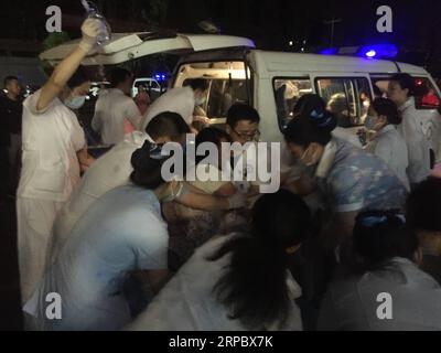 (190618) -- YIBIN, June 18, 2019 -- Medical staff help wounded people at a local hospital in Changning County of Yibin City, southwest China s Sichuan Province, June 18, 2019. Two people were killed, one remains missing and another 19 were injured in Yibin City, after a 6.0-magnitude earthquake rattled Changning County of Yibin, at 10:55 p.m. Monday (Beijing Time), according to local authorities. ) CHINA-SICHUAN-YIBIN-EARTHQUAKE (CN) WanxMin PUBLICATIONxNOTxINxCHN Stock Photo