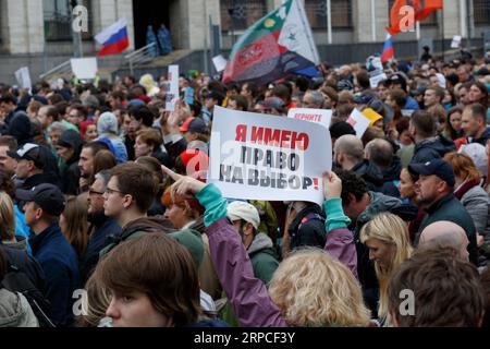 Moscow, Russia, August 10, 2019: protest on the Academician Sakharov Avenue in Moscow, protesters are people with posters Stock Photo