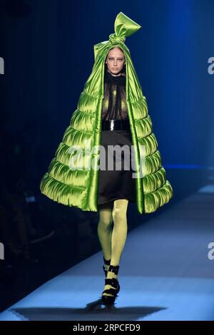 (190703) -- PARIS, July 3, 2019 (Xinhua) -- A model presents a creation from the Jean Paul Gaultier s Fall/Winter 2019/20 Haute Couture collections in Paris, France, July 3, 2019. (Xinhua/Piero Biasion) FRANCE-PARIS-FASHION WEEK-JEAN PAUL GAULTIER PUBLICATIONxNOTxINxCHN Stock Photo