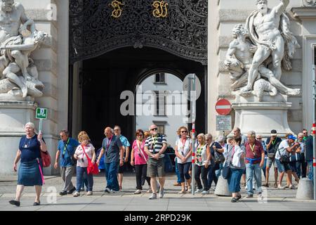 (190719) -- VIENNA, July 19, 2019 -- Tourists visit the inner city of Vienna, Austria, on July 19. During the summer vacation in Europe, Vienna attracts tourists from around the world with its unique architecture and beautiful scenery. ) AUSTRIA-VIENNA-SUMMER-TOURISM GuoxChen PUBLICATIONxNOTxINxCHN Stock Photo