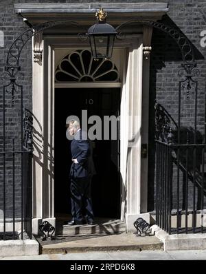 (190724) -- LONDON, July 24, 2019 -- Britain s new Prime Minister Boris Johnson walks into 10 Downing Street after his speech in London, Britain on July 24, 2019. Newly-elected Conservative Party leader Boris Johnson took office as the British prime minister on Wednesday amid the rising uncertainties of Brexit. ) BRITAIN-LONDON-NEW PM-BORIS JOHNSON HanxYan PUBLICATIONxNOTxINxCHN Stock Photo