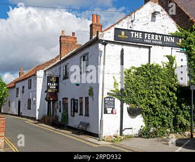 16th century Ferry Inn, in the village of Cawood, North Yorkshire, England UK Stock Photo