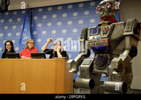 Bilder des Jahres 2019, News 10 Oktober News Bilder des Tages 191021 -- UNITED NATIONS, Oct. 21, 2019 -- L-R Liz O Sullivan with the International Committee for Robot Arms Control ICRAC, Mary Wareham, global coordinator of the Campaign to Stop Killer Robots, and Jody Williams, Nobel Peace Prize co-laureate and the founding coordinator of the International Campaign to Ban Landmines ICBL attend a press conference on the Campaign to Stop Killer Robots, at the UN headquarters in New York, Oct. 21, 2019. Mary Wareham on Monday urged the international community to stop developing lethal autonomous w Stock Photo