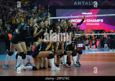 ANTALYA, TURKIYE - DECEMBER 17, 2022: Vakifbank players posing after Eczacibasi Dynavit FIVB Volleyball Womens Club World Championship match in Antaly Stock Photo