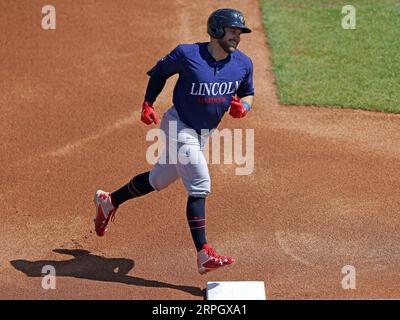 Geneva, IL, USA. 4th Sep, 2023. Sept. 4, 2023 Geneva, Illinois, USA: Lincoln Salt Dogs' CONNOR PANAS (11) of Toronto, Ontario, Canada rounds third base afte his first inning home run against the Kane County Cougars during an American Association game at Northwestern Medicine Field. Lincoln won, 4:3. (Credit Image: © H. Rick Bamman/ZUMA Press Wire) EDITORIAL USAGE ONLY! Not for Commercial USAGE! Stock Photo