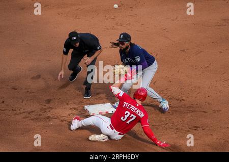 Cincinnati Reds' Tyler Stephenson (37) celebrates with Joey Votto, center  right, during the team's baseball game against the Arizona Diamondbacks  Tuesday, June 7, 2022, in Cincinnati. (AP Photo/Jeff Dean Stock Photo -  Alamy