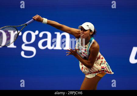 New York, United States. 04th Sep, 2023. Madison Keys during her victory over Jessica Pegula in their fourth round match at the US Open. Photography by Credit: Adam Stoltman/Alamy Live News Stock Photo