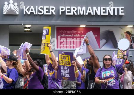 Los Angeles, United States. 04th Sep, 2023. Health care workers and supporters march outside Kaiser Permanente Los Angeles Medical Center during a Labor Day march. (Photo by Ringo Chiu/SOPA Images/Sipa USA) Credit: Sipa USA/Alamy Live News Stock Photo