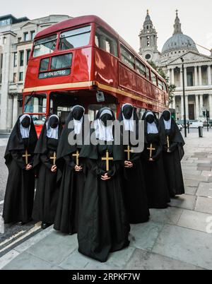 London, UK. 5th Sep, 2023. Warner Bros stunt photocall, with 7 sinister Nuns in the millennium bridge and St Pauls, to advertise the upcoming film release, The Nun II, on the 8th of September.Paul Quezada-Neiman/Alamy Live News Credit: Paul Quezada-Neiman/Alamy Live News Stock Photo