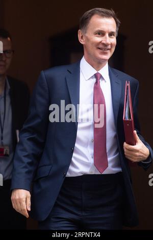 London, UK. 05 Sep 2023. Jeremy Hunt - Chancellor of The Exchequer departs a cabinet meeting in Downing Street. Credit: Justin Ng/Alamy Live News. Stock Photo