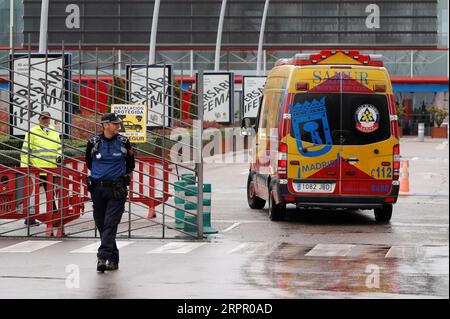 200324 -- MADRID, March 24, 2020 Xinhua -- An ambulance arrives at the IFEMA Exhibition center in Madrid, Spain, March 23, 2020. Sunday saw the first patients arrive at the field hospital which has been set up at the IFEMA exhibition center in Madrid by members of the Spanish military s Emergency Response Unit. The field hospital will eventually have space for 5,500 beds and also an intensive care unit. SPAIN OUT. LATIN AMERICA OUT. EFE/Handout via Xinhua SPAIN-MADRID-COVID-19-FIELD HOSPITAL PUBLICATIONxNOTxINxCHN Stock Photo