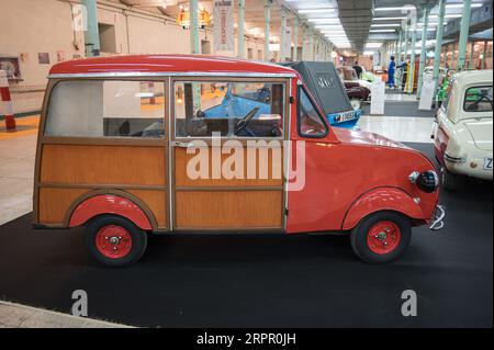 Commercial vehicle van RUBIA Autonacional SA Biscuter series 200 C in red color Stock Photo