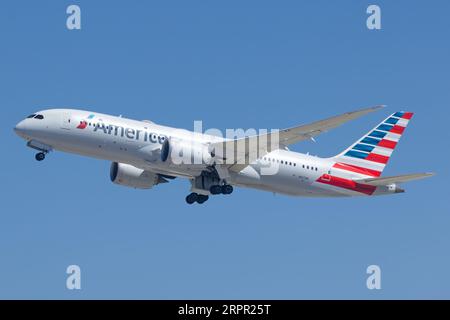 N817AN American Airlines Boeing 787-8 Dreamliner Departing Los Angeles International (LAX / KLAX) Stock Photo
