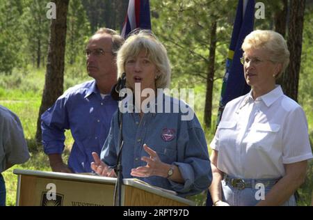 Secretary Gale Norton speaking, with Idaho Governor Dirk Kempthorne and Montana Governor Judy Martz behind, left to right, during the Western Governors' Association Forest Health Summit in Missoula, Montana Stock Photo