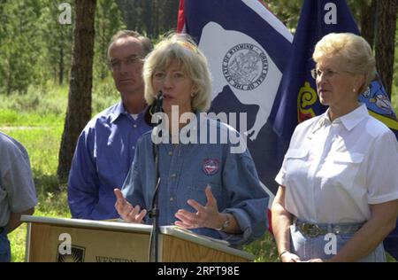 Secretary Gale Norton speaking, with Idaho Governor Dirk Kempthorne and Montana Governor Judy Martz behind, left to right, during the Western Governors' Association Forest Health Summit in Missoula, Montana Stock Photo