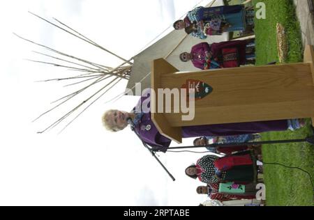 Montana Governor Judy Martz speaking at dedication ceremonies for the new Indian Memorial at Little Bighorn Battlefield National Monument in Montana Stock Photo