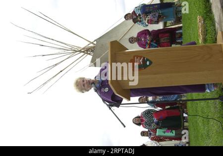 Montana Governor Judy Martz speaking at dedication ceremonies for the new Indian Memorial at Little Bighorn Battlefield National Monument in Montana Stock Photo