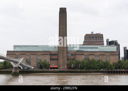 200724 -- LONDON, July 24, 2020 Xinhua -- Photo taken on July 24, 2020 shows a view of the Tate Modern art museum in London, Britain. Art museums Tate Modern, Tate Britain, Tate Liverpool and Tate St Ives will reopen to the public from July 27 after their closure due to the COVID-19 pandemic. Photo by Ray Tang/Xinhua BRITAIN-LONDON-ART MUSEUMS-TATE-REOPENING PUBLICATIONxNOTxINxCHN Stock Photo