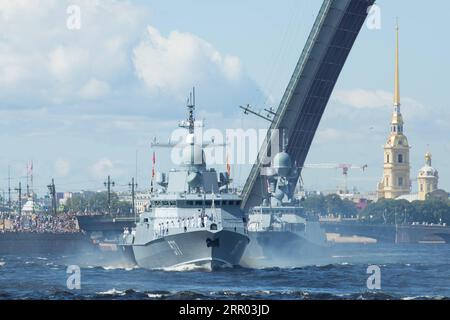 200726 -- MOSCOW, July 26, 2020 Xinhua -- Russian navy ships sail during a military parade to celebrate Russian Navy Day in St. Petersburg, Russia, July 26, 2020. The naval parade in St. Petersburg involved 46 ships and submarines, more than 40 planes and helicopters, and over 4,000 servicemen. Smaller celebrations were held in the country s other fleet bases. Russia marks its Navy Day annually on the last Sunday of July. Photo by Irina Motina/Xinhua RUSSIA-ST. PETERSBURG-NAVY DAY-CELEBRATION-PARADE PUBLICATIONxNOTxINxCHN Stock Photo