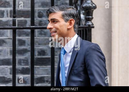 Downing Street, London, UK. 6th September 2023.  British Prime Minister, Rishi Sunak, departs from Number 10 Downing Street to attend Prime Minister's Questions (PMQ) session in the House of Commons. Photo by Amanda Rose/Alamy Live News Stock Photo