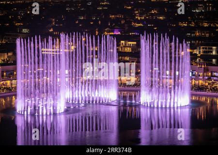 201025 -- DUBAI, Oct. 25, 2020  -- Photo taken on Sept. 15, 2020 shows the Palm Fountain at Palm Jumeirah in Dubai, United Arab Emirates. The fountain spreads over 14,000 square feet of sea water and features over 3,000 LED lights in multiple colors.  UAE-DUBAI-FOUNTAIN Xinhua PUBLICATIONxNOTxINxCHN Stock Photo