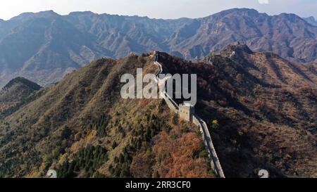 201030 -- TIANJIN, Oct. 30, 2020 -- Aerial photo taken on Oct. 30, 2020 shows the autumn scenery of the Taipingzhai Great Wall in Jizhou District of north China s Tianjin.  CHINA-TIANJIN-TAIPINGZHAI GREAT WALL-AUTUMN SCENERY CN MaxPing PUBLICATIONxNOTxINxCHN Stock Photo