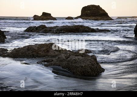 WA23561-00...In-coming on Ruby Beach in Olympic National Park. Stock Photo