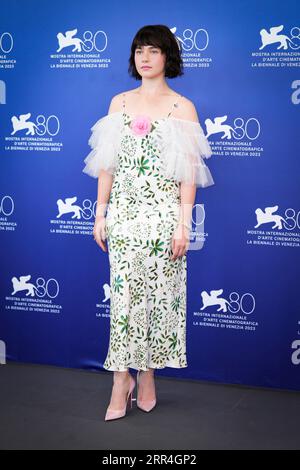 Venice, Italy. 04th Sep, 2023. Cailee Spaeny attends a photocall for the movie ''Priscilla'' at the 80th Venice International Film Festival on September 04, 2023 in Venice, Italy. (Photo by Daniele Cifala/NurPhoto) Credit: NurPhoto SRL/Alamy Live News Stock Photo