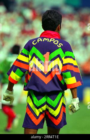 Mexican goalkeeper Jorgr Campos at the 1994 World Cup Stock Photo
