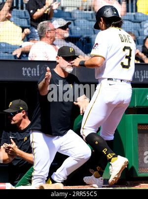 Pittsburgh Pirates second baseman Ji Hwan Bae stands during the