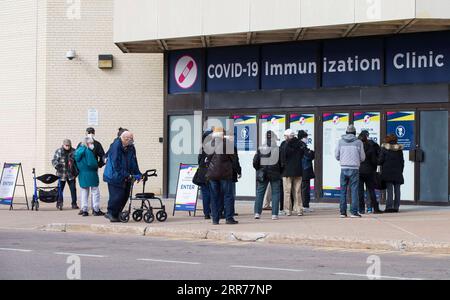 210317 -- TORONTO, March 17, 2021 -- Eligible seniors line up to enter a COVID-19 immunization clinic in Toronto, Canada, on March 17, 2021. Starting Wednesday, the City of Toronto opened three City-operated COVID-19 vaccination clinics to vaccinate eligible residents born in 1941 or earlier who have confirmed appointments. Photo by /Xinhua CANADA-TORONTO-COVID-19-IMMUNIZATION CLINICS FOR SENIORS-OPENING ZouxZheng PUBLICATIONxNOTxINxCHN Stock Photo