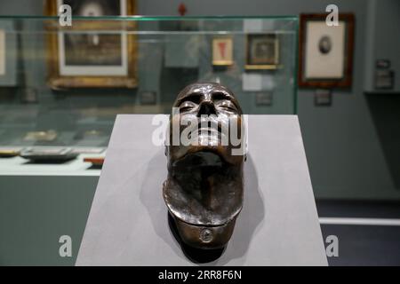 210505 -- BRAINE-L ALLEUD BELGIUM, May 5, 2021 -- A death mask of Napoleon Bonaparte is displayed at the exhibition entitled Napoleon: from Waterloo to Saint-Helena, the birth of the legend at the Waterloo 1815 Memorial in Braine-l Alleud, Belgium, on May 5, 2021. The Waterloo 1815 Memorial held the exhibition on the occasion of the bicentenary of Napoleon I s death, with more than a hundred authentic pieces displayed.  BELGIUM-BRAINE-L ALLEUD-EXHIBITION-NAPOLEON I-DEATH-BICENTENARY ZhengxHuansong PUBLICATIONxNOTxINxCHN Stock Photo