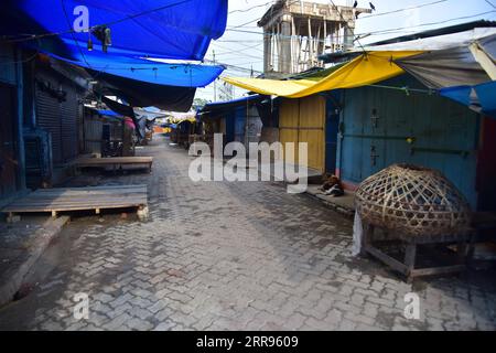 210529 -- ASSAM, May 29, 2021 -- Photo shows a view of a closed market during a lockdown in Nagaon district of India s northeastern state of Assam, May 29, 2021. India s COVID-19 tally reached 27,729,247 on Saturday, with 173,790 new cases added during the past 24 hours, said the federal health ministry. Str/Xinhua INDIA-ASSAM-COVID-19-LOCKDOWN JavedxDar PUBLICATIONxNOTxINxCHN Stock Photo