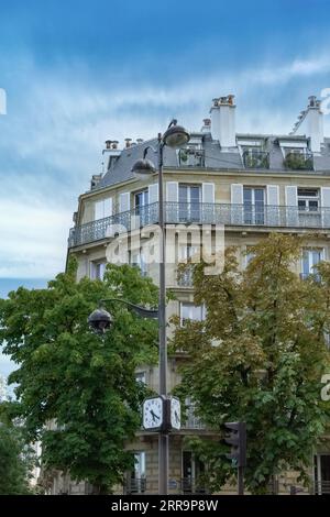 Paris, beautiful building boulevard Arago, in the 5e arrondissement, a luxury district Stock Photo