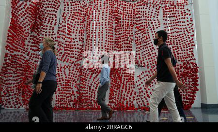 210730 -- LOS ANGELES, July 30, 2021 -- People visit the LA Art Show in Los Angeles, the United States, July 29, 2021. More than 80 exhibiting galleries and museums from North and South America, Asia and Europe took part in the four-day event this year. Photo by /Xinhua U.S.-LOS ANGELES-ART SHOW ZengxHui PUBLICATIONxNOTxINxCHN Stock Photo