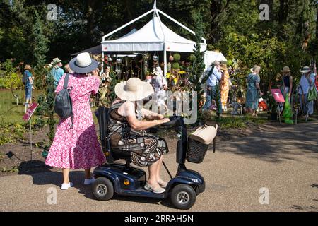 Horticulturist enthusiasts enjoy the hot temperatures at RHS Wisley annual flower show, Surrey, England, UK. 07th Sep, 2023. Credit: Jeff Gilbert/Alamy Live News Stock Photo