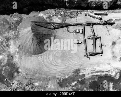 Open pit view of a quartzite rock quarry in Sioux Falls, South Dakota Stock Photo