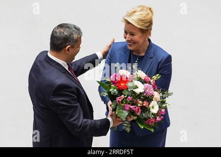 211222 -- BERLIN, Dec. 22, 2021 -- Franziska Giffey receives congratulations after being elected as the new mayor of Berlin in Berlin, Germany, Dec. 21, 2021. Former German Minister for Family Affairs Franziska Giffey from the Social Democratic Party SPD was elected as the new mayor of Berlin on Tuesday. Photo by /Xinhua GERMANY-BERLIN-NEW MAYOR-FRANZISKA GIFFEY StefanxZeitz PUBLICATIONxNOTxINxCHN Stock Photo