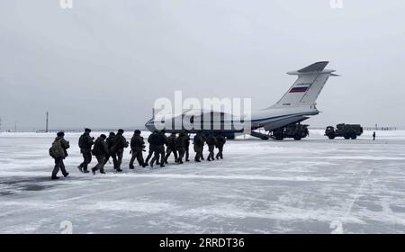 220107 -- MOSCOW, Jan. 7, 2022 -- Screenshot taken on Jan. 6, 2022 shows soldiers boarding a military transport aircraft at the Chkalovsky airfield on the outskirts of Moscow, Russia. The Russian Aerospace Forces are delivering a contingent to Kazakhstan as part of a peacekeeping mission organized by the Collective Security Treaty Organization CSTO, the military bloc said Thursday. The Russian Defense Ministry/Handout via Xinhua RUSSIA-MOSCOW-CSTO-PEACEKEEPERS TO KAZAKHSTAN BaixXueqi PUBLICATIONxNOTxINxCHN Stock Photo