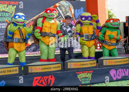 Teenage mutant ninja turtles donatello hi-res stock photography and images  - Alamy