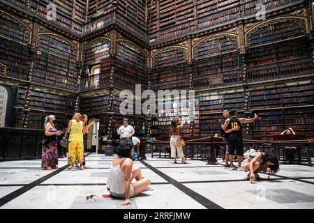 220420 -- RIO DE JANEIRO, April 20, 2022 -- People visit the Royal Portuguese Cabinet of Reading in Rio de Janeiro, Brazil, April 19, 2022.  BRAZIL-RIO DE JANEIRO-LIBRARY WangxTiancong PUBLICATIONxNOTxINxCHN Stock Photo