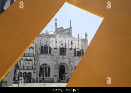 220420 -- RIO DE JANEIRO, April 20, 2022 -- Photo taken on April 19, 2022 shows a view of the Royal Portuguese Cabinet of Reading in Rio de Janeiro, Brazil.  BRAZIL-RIO DE JANEIRO-LIBRARY WangxTiancong PUBLICATIONxNOTxINxCHN Stock Photo