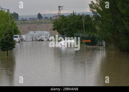 220613 -- ANKARA, June 13, 2022 -- A flooded area is seen after heavy rain in Akyurt district, Ankara, Turkey, on June 13, 2022. Photo by /Xinhua TURKEY-ANKARA-FLOODS MustafaxKaya PUBLICATIONxNOTxINxCHN 220613 -- ANKARA, June 13, 2022 -- A flooded area is seen after heavy rain in Akyurt district, Ankara, Turkey, on June IMAGO/MustafaxKaya PUBLICATIONxNOTxINxCHN imago images 1012619142 Stock Photo