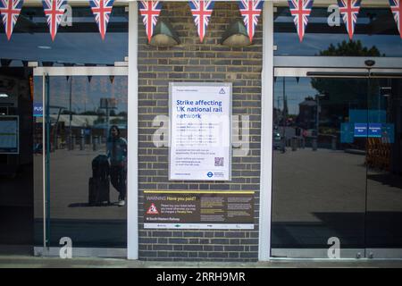 Bahnstreik in Großbritannien 220622 -- LONDON, June 22, 2022 -- Photo taken on June 21, 2022 shows a notice of strikes at Clapham Junction Station in London, Britain. After last-ditch talks between unions and rail operators broke down here on Monday, the United Kingdom s UK National Union of Rail, Maritime and Transport Workers RMT gave the go-ahead on Tuesday to the country s biggest rail strikes in 30 years that are expected to cause massive disruptions to rail services in England, Scotland and Wales. Photo by /Xinhua BRITAIN-LONDON-RAIL STRIKE TimxIreland PUBLICATIONxNOTxINxCHN Stock Photo