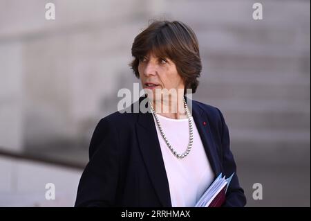 220704 -- PARIS, July 4, 2022 -- French Minister for Europe and Foreign Affairs Catherine Colonna leaves the first weekly cabinet meeting of the new cabinet in Paris, France, on July 4, 2022. French President Emmanuel Macron reshuffled his government on Monday for the second time in six weeks, the Elysee office of the president announced. Photo by /Xinhua FRANCE-PARIS-GOVERNMENT-RESHUFFLE JulienxMattia PUBLICATIONxNOTxINxCHN Stock Photo