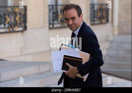 220704 -- PARIS, July 4, 2022 -- French Defense Minister Sebastien Lecornu arrives for the first weekly cabinet meeting of the new cabinet in Paris, France, on July 4, 2022. French President Emmanuel Macron reshuffled his government on Monday for the second time in six weeks, the Elysee office of the president announced. Photo by /Xinhua FRANCE-PARIS-GOVERNMENT-RESHUFFLE JulienxMattia PUBLICATIONxNOTxINxCHN Stock Photo