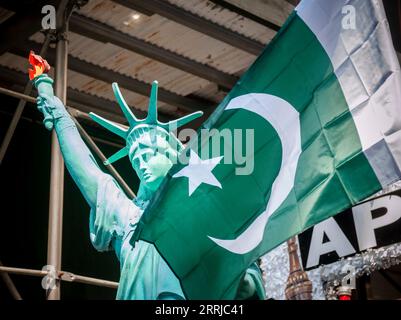 Pakistani-Americans and their supporters march on Madison Avenue in New York on Sunday, August 27, 2023 in the Pakistani Independence Day Parade to celebrate the  anniversary of the partition of Pakistan and India and their independence from the British Empire.  The festivities, which drew crowds from the tri-state area, included a parade which culminated in a street fair with entertainment and an assortment of Pakistani culinary delights. (© Richard B. Levine) Stock Photo